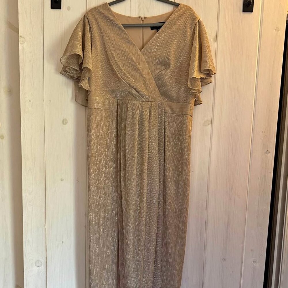 Betsy & Adam gold/champagne metallic gown size 16W